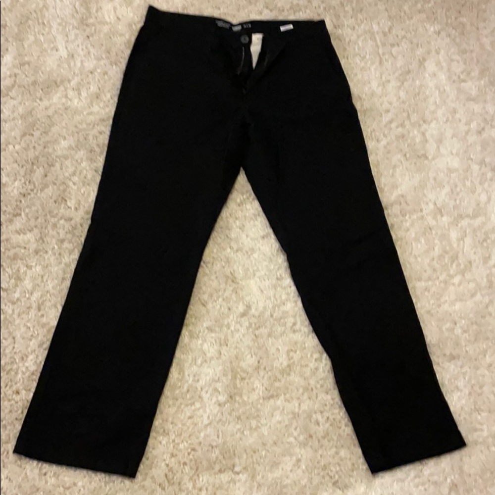Men’s khaki straight leg jeans.
